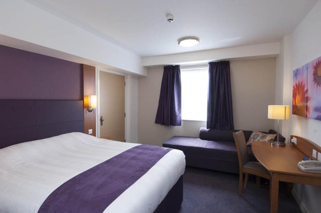 Premier Inn Bournemouth East Habitación foto