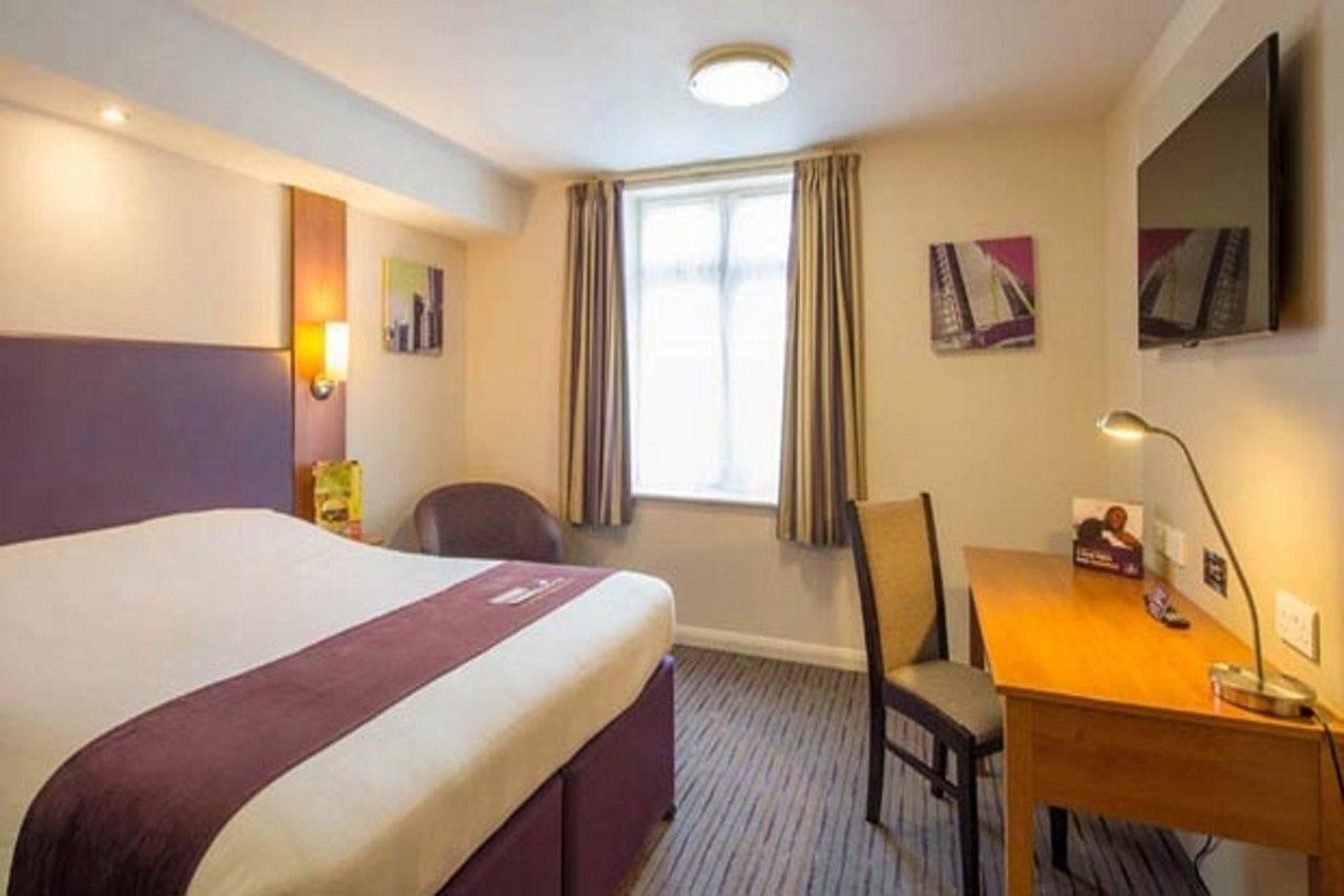 Premier Inn Bournemouth East Exterior foto